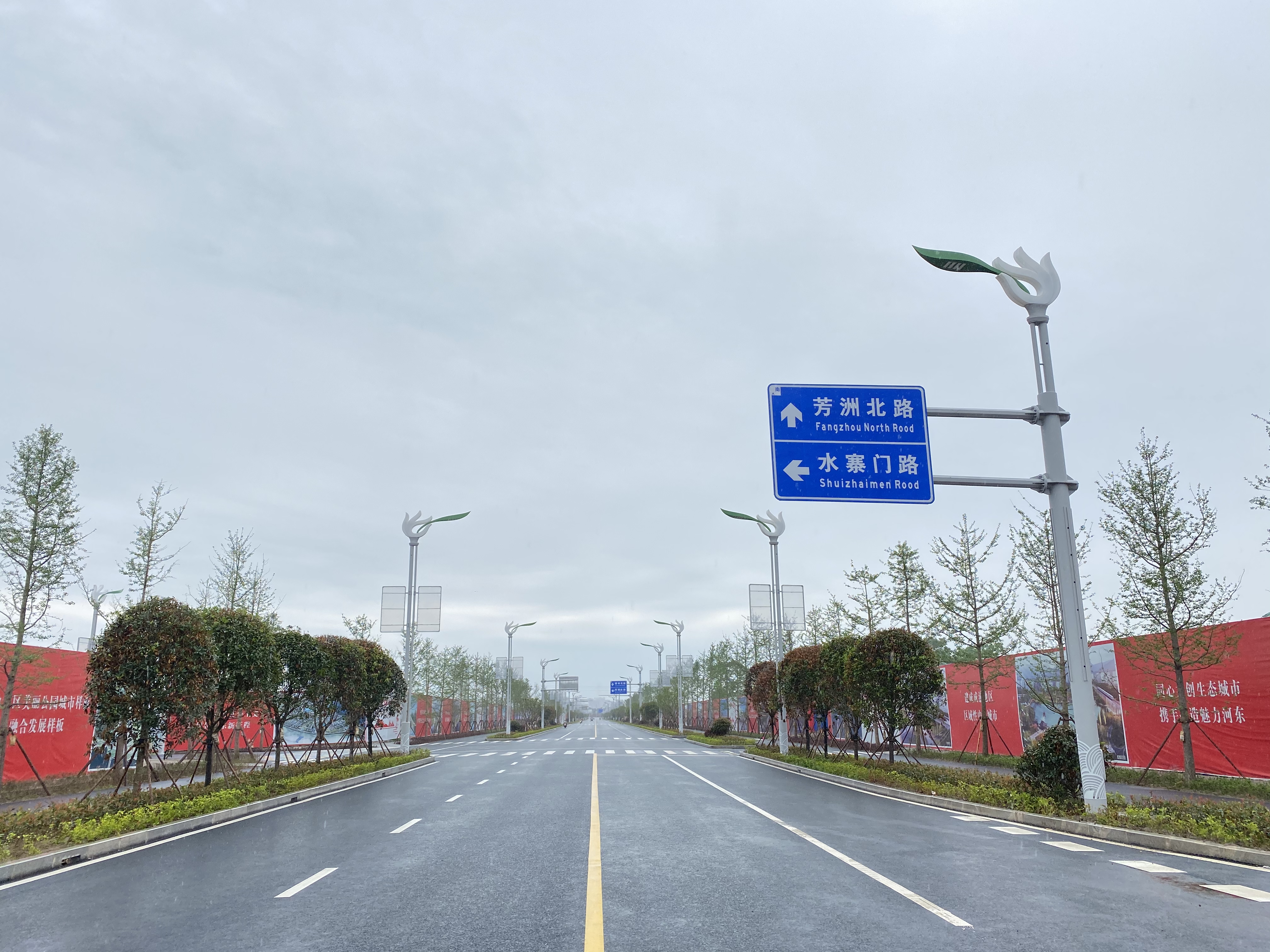 智慧路燈標(biāo)準(zhǔn)答案——遂寧首條多桿合一智慧景觀(guān)路燈示范段！